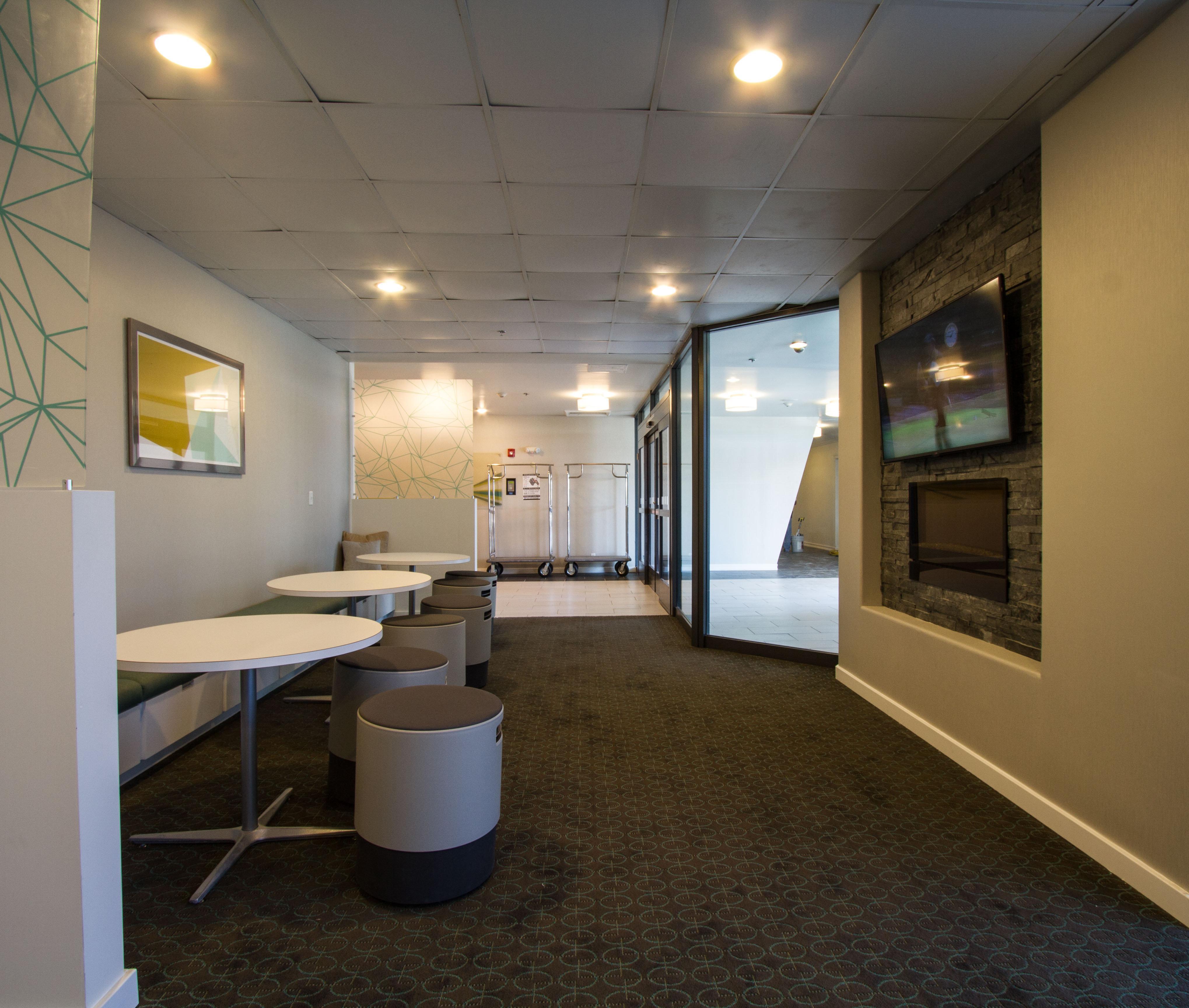 Holiday Inn Victorville By Ihg Exterior photo