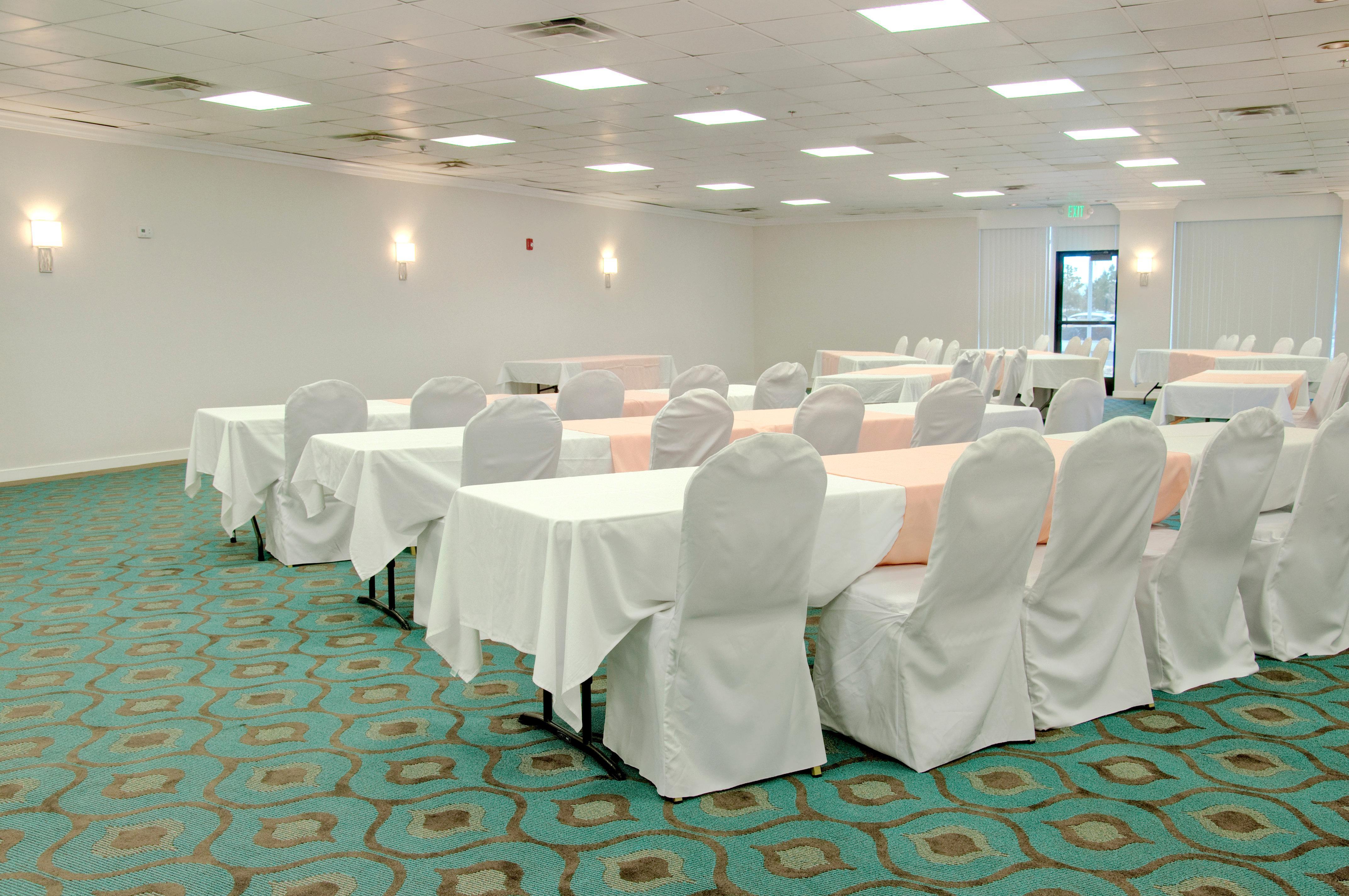 Holiday Inn Victorville By Ihg Exterior photo